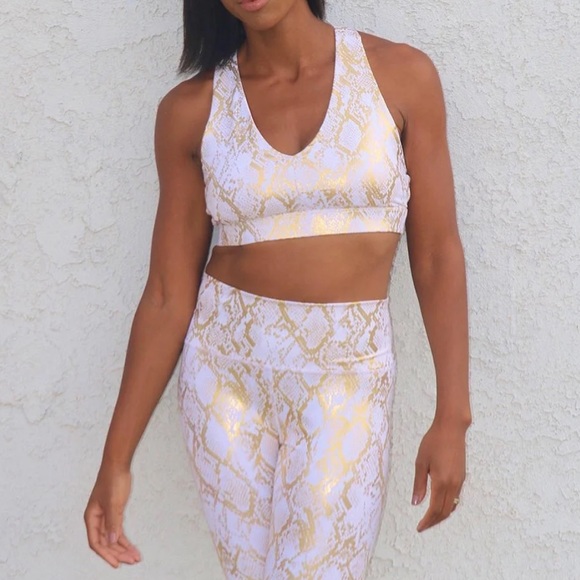 Fabletics Ultralux High Waisted Legging - Picture 5 of 16